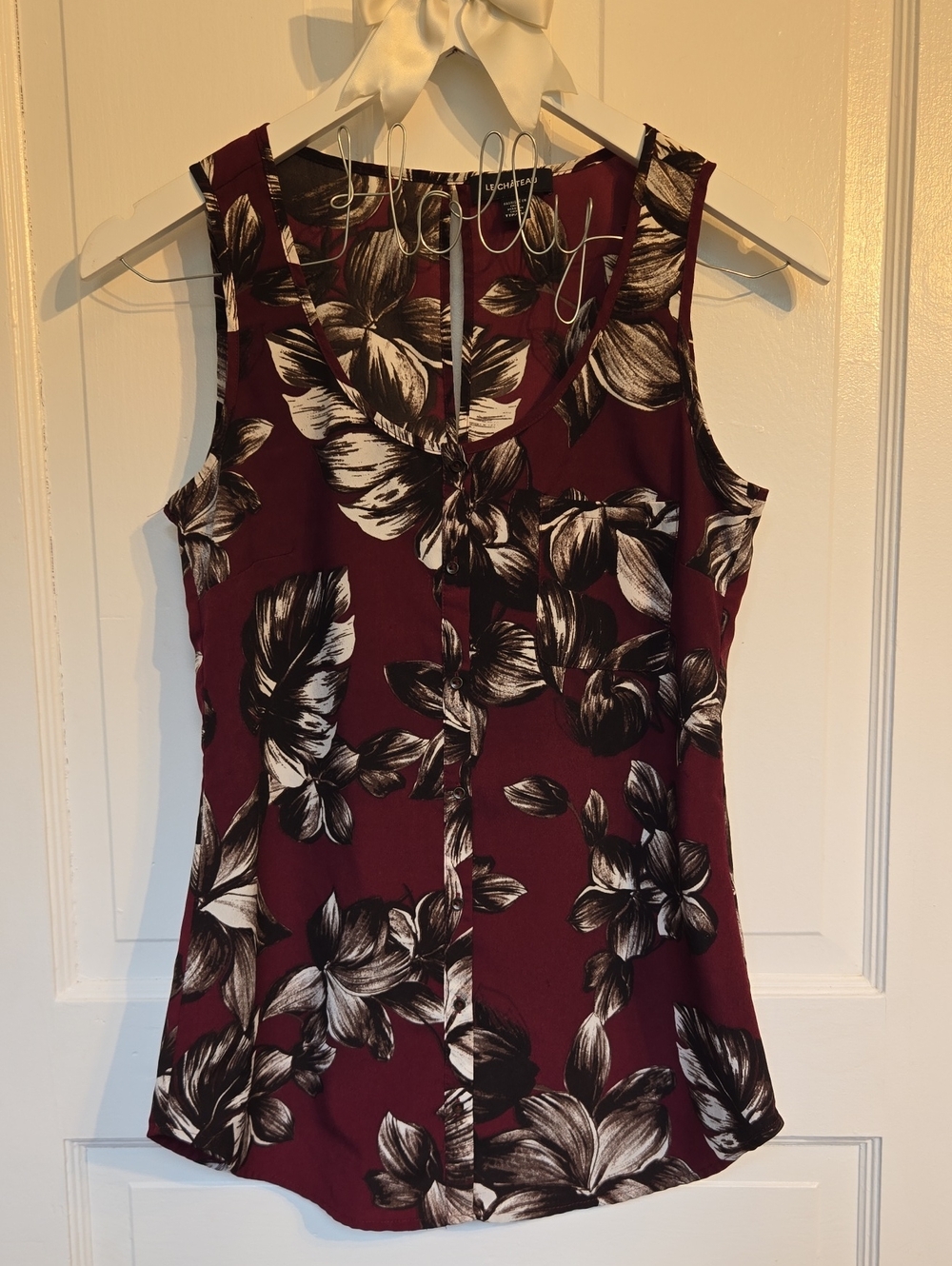 🌺 Le Château Tropical Plumeria Sleeveless Blouse XXS Burgundy